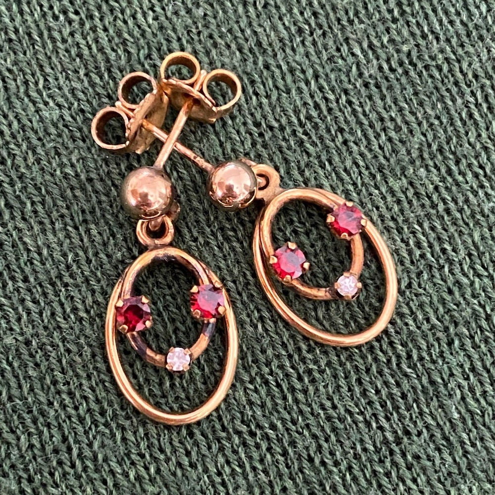 Van Dell I 14K G.F. I Red Ruby Oval Dangles